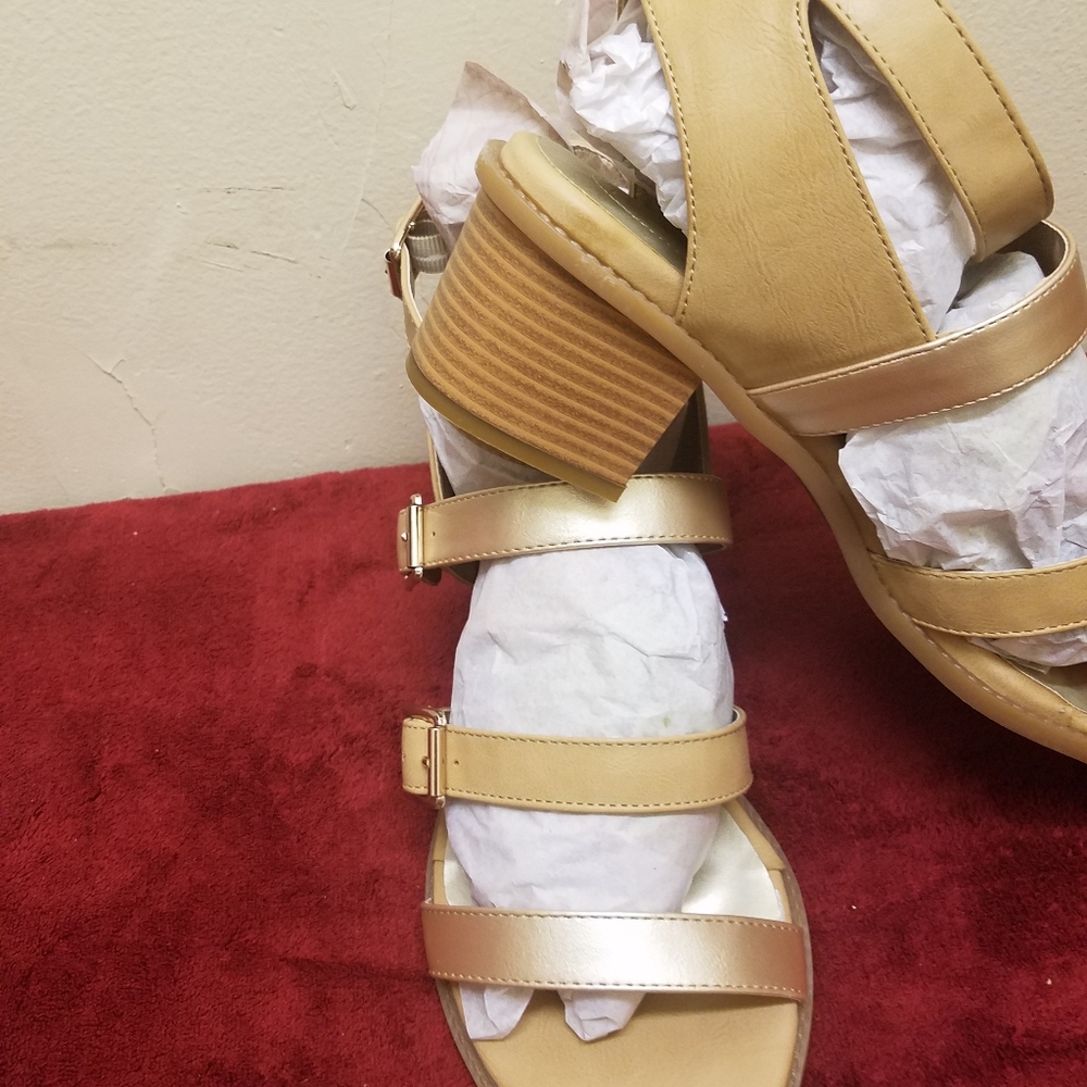 Sandals - Picture 3 of 3